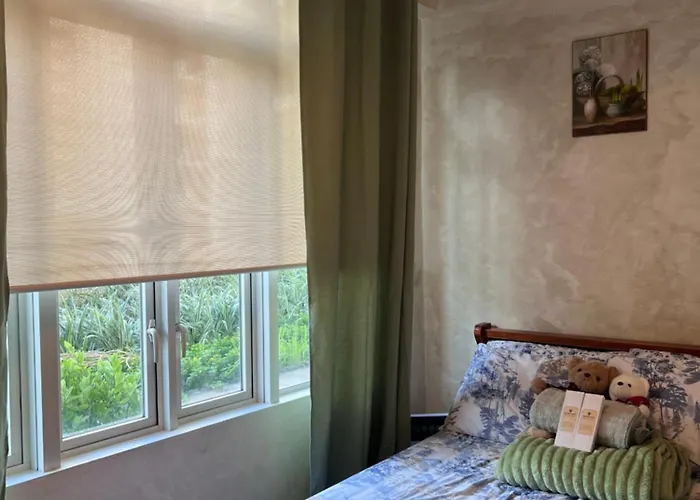 Apartahotel Work With Garden Access Near Venice Grand Canal And Bgc Manila